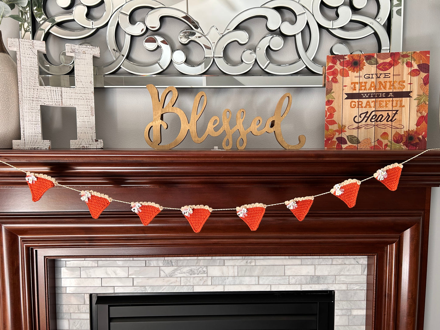 Crochet Pumpkin Pie Garland 2