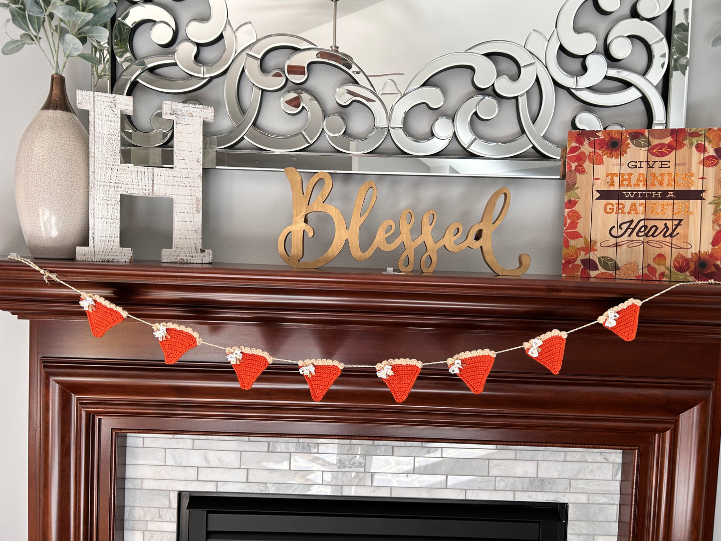 Crochet Pumpkin Pie Garland 3