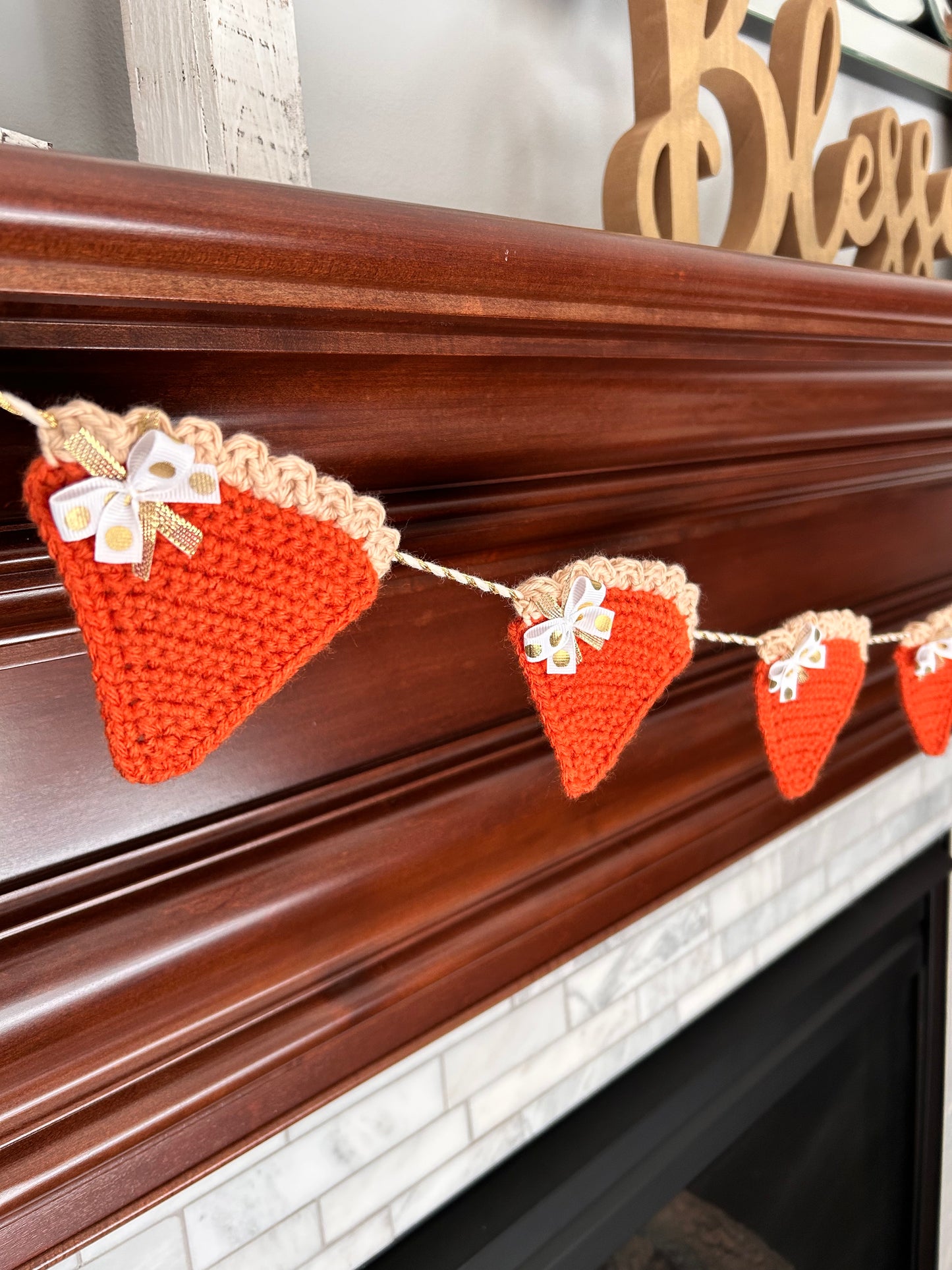 Crochet Pumpkin Pie Garland 3