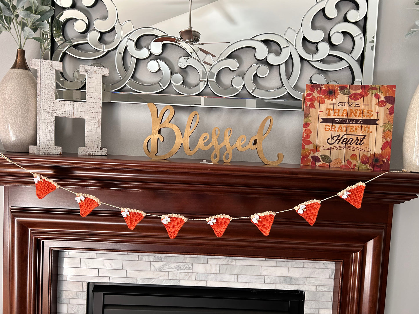 Crochet Pumpkin Pie Garland 1