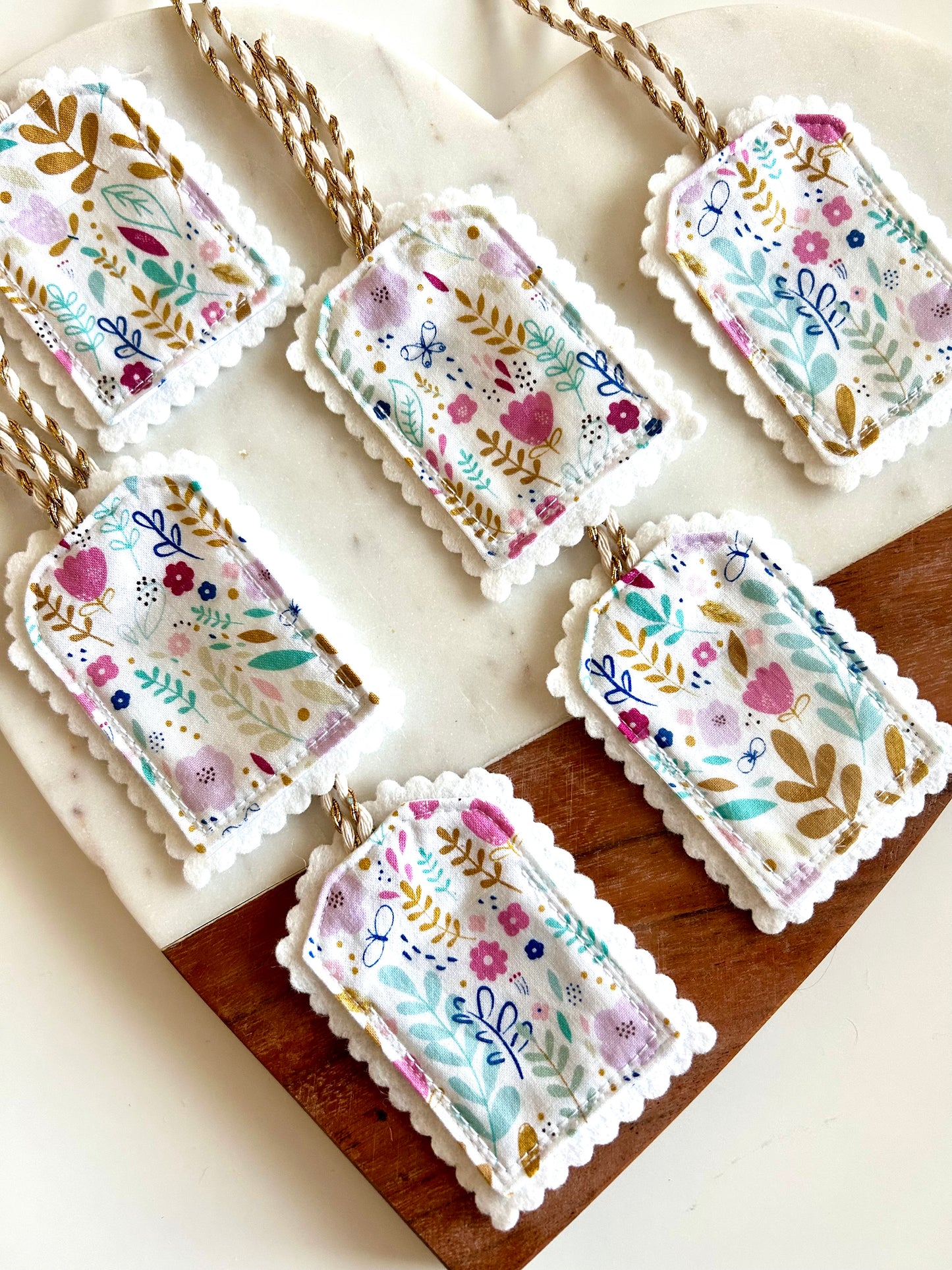 2 Floral Gift Tags