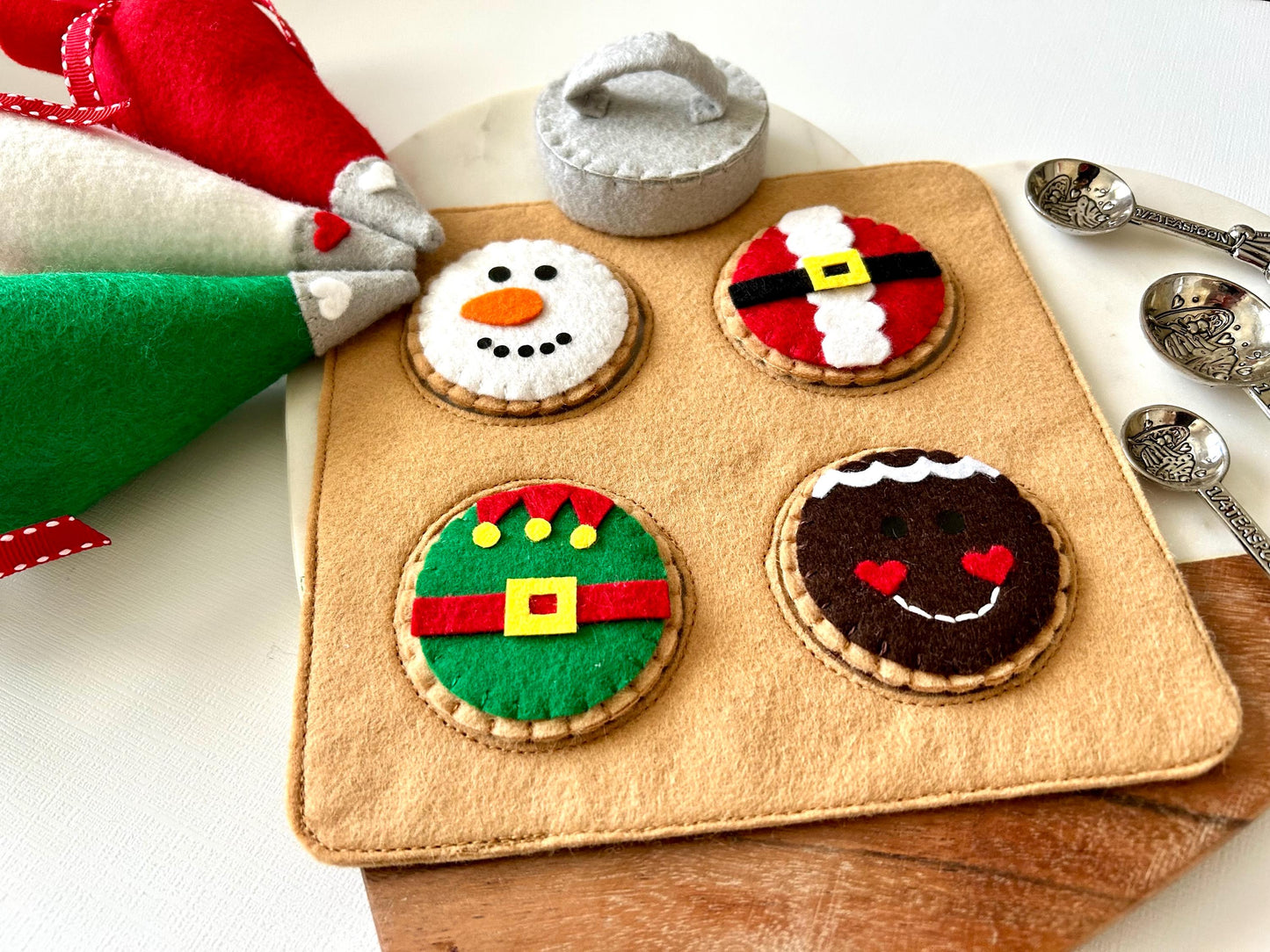 Felt Christmas Cookies, Dough and Cookie Cutter