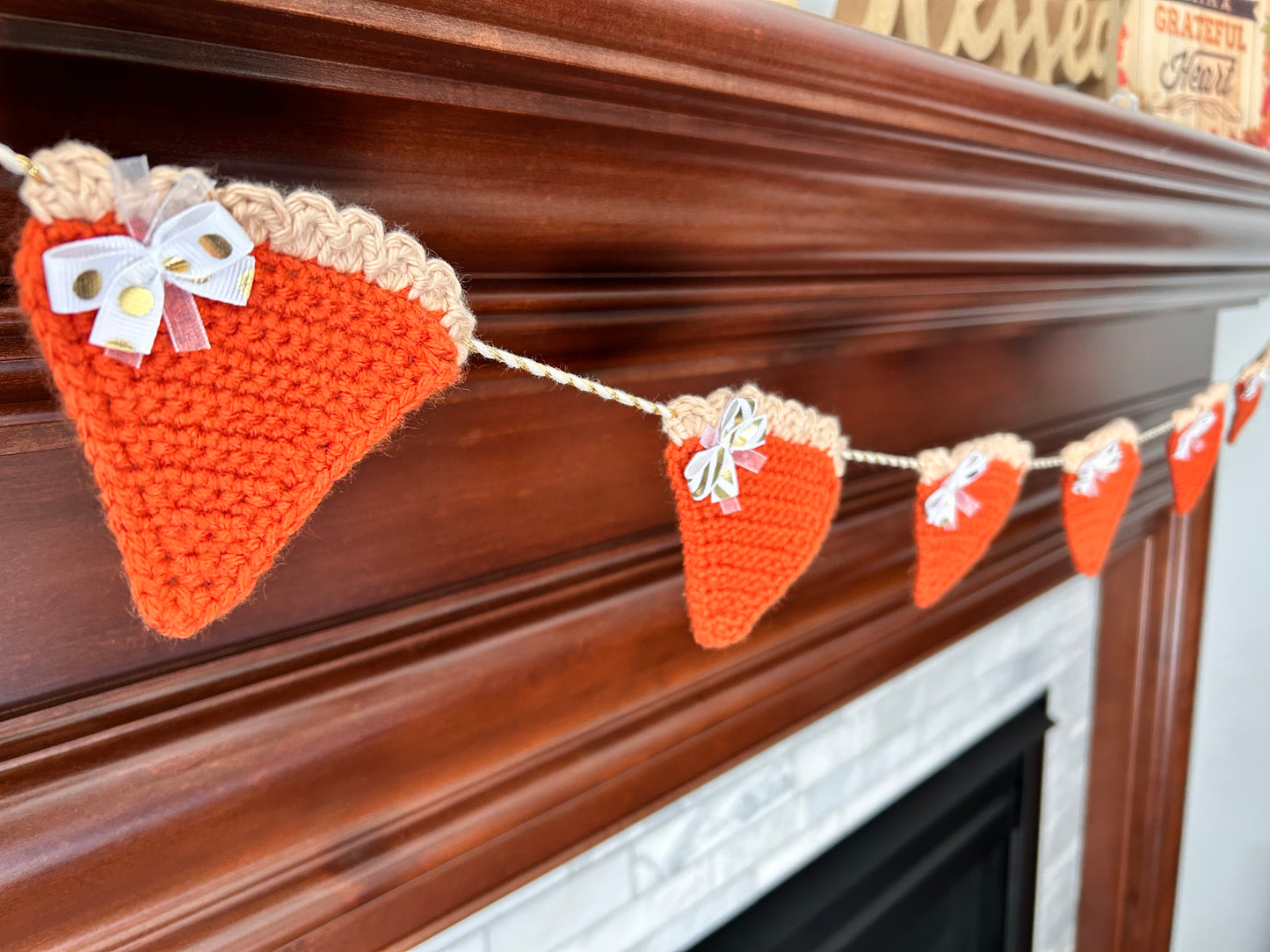 Crochet Pumpkin Pie Garland 2